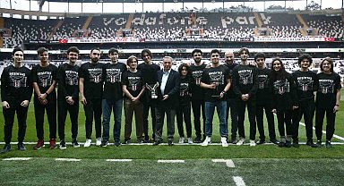 Ahmet Nur Çebi, Rsports Robotik Takımı'nı tebrik etti