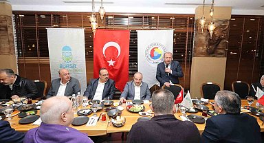Bakan Varank, Bursa Ticaret Borsası'nın sahurunu katıldı