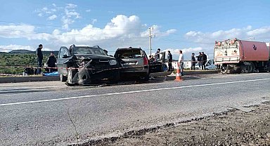 Bergama'da zincirleme trafik kazası: 1 ölü, 1 yaralı