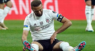 Cenk Tosun maça devam edemedi