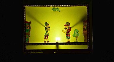 Çocuklar Hacivat-Karagöz ile eğlendi