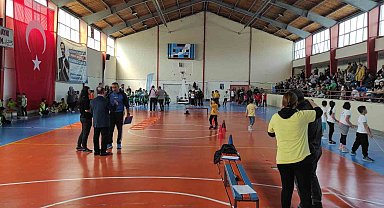 Dikili'de çocuklar yarıştı