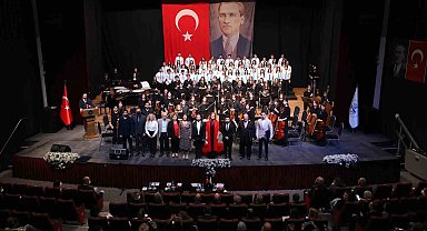 Dokuz Eylül'ün Kutlu Gün Marşına büyük ilgi