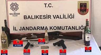Erdek'te Jandarmadan 3 Eve Eş Zamanlı Baskın