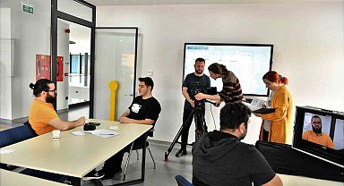 Esenyurt'tun bir ilki olan Sinema Akademisi'nde gençler meslek öğreniyor
