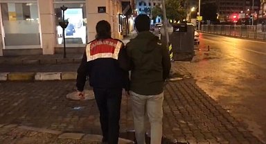 İzmir merkezli FETÖ operasyonunda 22 gözaltı