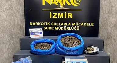 İzmir polisi kilolarca uyuşturucu ele geçirdi