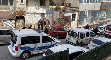 Kadıköy'de güvenlik, tadilattaki hastaneye izinsiz giren kişiyi vurdu