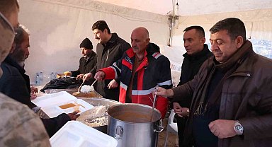 Kahramankazan Belediyesi Doğanşehir'de iftar çadırı kurdu