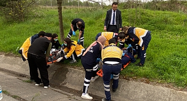 Kamyon Kırmızı Işıkta Duran Araca Çarptı: 2 Yaralı