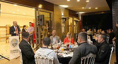 Mudanya Belediyesi muhtarları iftarda ağırladı