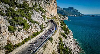 Pedallar, Kemer'de bu sefer depremzedeler için döndü