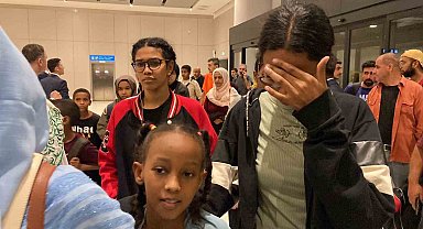 Sudan'dan Tahliye Edilen Türk Vatandaşları İstanbul'a Getirildi