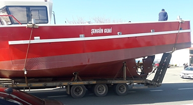 Teknenin Üzerinde Üst Geçidi Farketmedi Canından Oldu