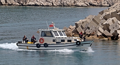 Tekneyle Gezen Turistler Fark Etti, Adada Kadın Cesedi Bulundu