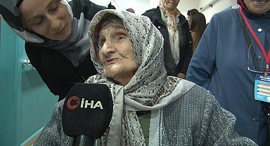 114 yaşında sandığa giderek oy kullandı