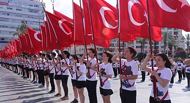 İzmir'de 19 Mayıs Coşkusu