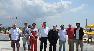 3. Gömeç Heykel Sempozyumu'nda ilk çekiçler vuruldu