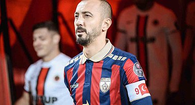 Ahmet İlhan Özek: "Çok üzgünüm"