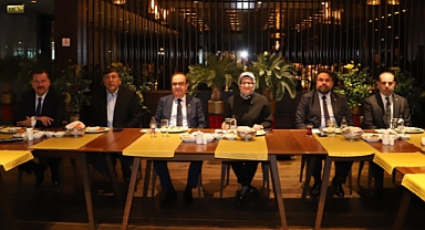 AK Parti Teşkilatı İş İnsanları İle Bir Araya Geldi