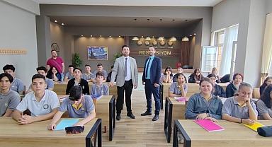 Ayvalık’ta ‘Derste Akademisyen Var Projesi’ Hayata Geçti