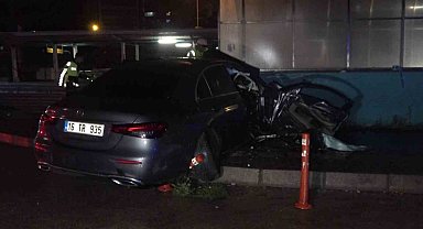 Bursa'da kontrolden çıkan araç hurdaya döndü: 3 ölü, 1 ağır yaralı