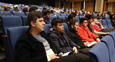 "Tarihi romanlaştıran yazar" Esenler'de anıldı