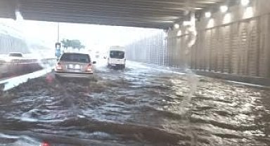 Şiddetli yağış başkentin batısını etkisi altına aldı
