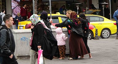 Duygu Sömürüsü Yapan Dilenciler Turistlerin Başına Bela Oldu
