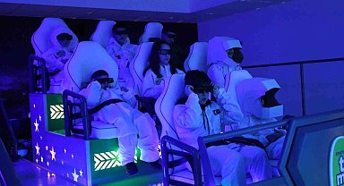 TEKNOFEST'te çocuklar uzay yolculuğu deneyimi yaşadı