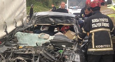 Tıra Saplanan Otomobil Sürücüsü Hayatını Kaybetti