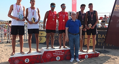 Balıkesir'de Balkan Plaj Voleybolu Şampiyonası Ödül Töreni Yapıldı