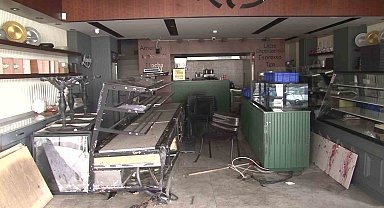 Kontrolden Çıkan Cipin Pastaneye Daldı