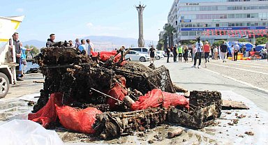 Dünya Çevre Günü İzmir'de deniz temizliği etkinliğiyle kutlandı