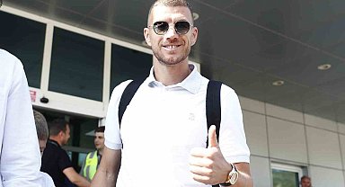 Edin Dzeko resmen Fenerbahçe'de