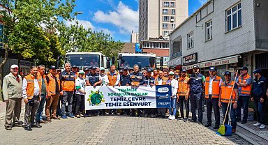 Esenyurt Belediye Başkanı Bozkurt farkındalık için sokakları süpürdü
