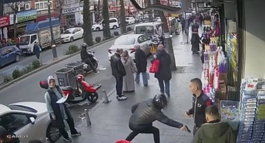 İstanbul'da silahlı saldırı kamerada: Yanlış adamı vurmuş
