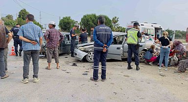 İzmir'de iki ayrı feci kaza: 11 yaralı