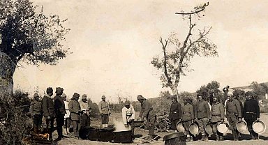 'Üzüm hoşaflı Çanakkale menüsü' yanlış, 'etli nohut, zeytinyağlı bakla' doğru