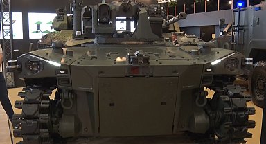 Ağır sınıf insansız kara aracı 'ALPAR' IDEF'te görücüye çıktı