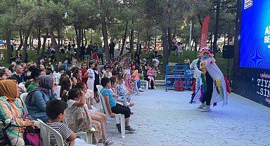 Ataşehir Belediyesi çocuklar için 'Tiyatro ve Sinema Günleri' düzenledi