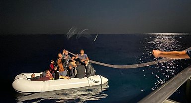 Ayvacık açıklarında Yunan unsurlarınca ölüme terk edilen 16 kaçak göçmen kurtarıldı