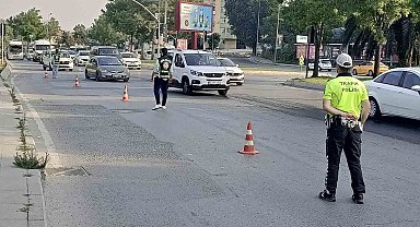Bakırköy'de sivil polis ekipleri minibüslere yolcu gibi binerek denetim gerçekleştirdi