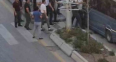 Başkentte iki dolmuş şoförü kavga etti, o anlar kameraya yansıdı
