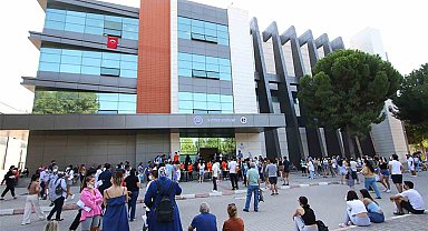 Bayraklı Belediyesi öğretmenlerini sınavla belirleyecek
