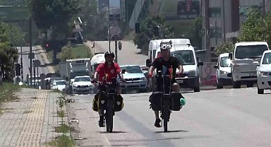 Belçika'dan Türkiye'deki baba ocağına bisikletle geldiler