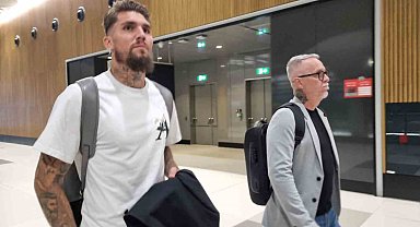 Beşiktaş'ın yeni transferi Lyanco, İstanbul'a geldi