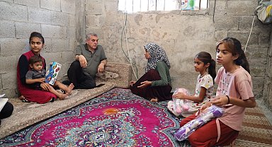 Beyazgül, çocuklarla yakından ilgilendi