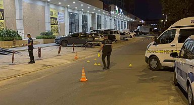 Beylikdüzü'nde motosikletli saldırgan galeriye kurşun yağdırdı
