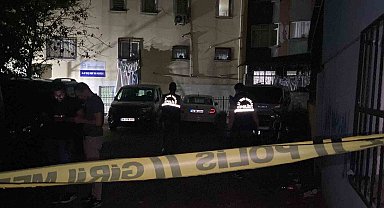 Beyoğlu'nda sebebi bilinmeyen patlama paniğe neden oldu